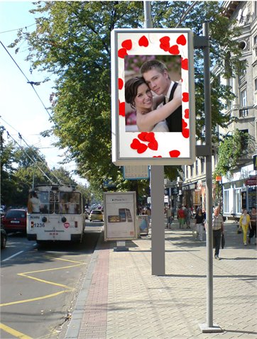 Decora - informaţii pe panourile publicitare în centrul capitalei!