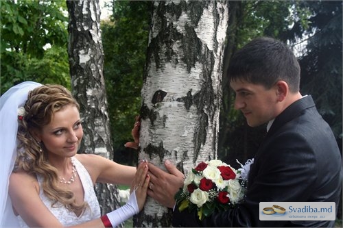 Doar noi...pierduti in priviri.