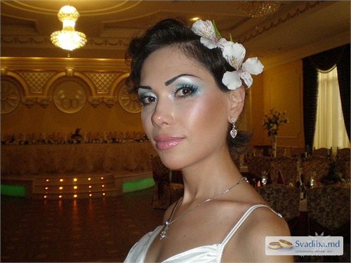 Make-up: Marina Arseni
Model: Marina Arseni